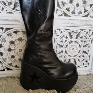 Demonia platform boots